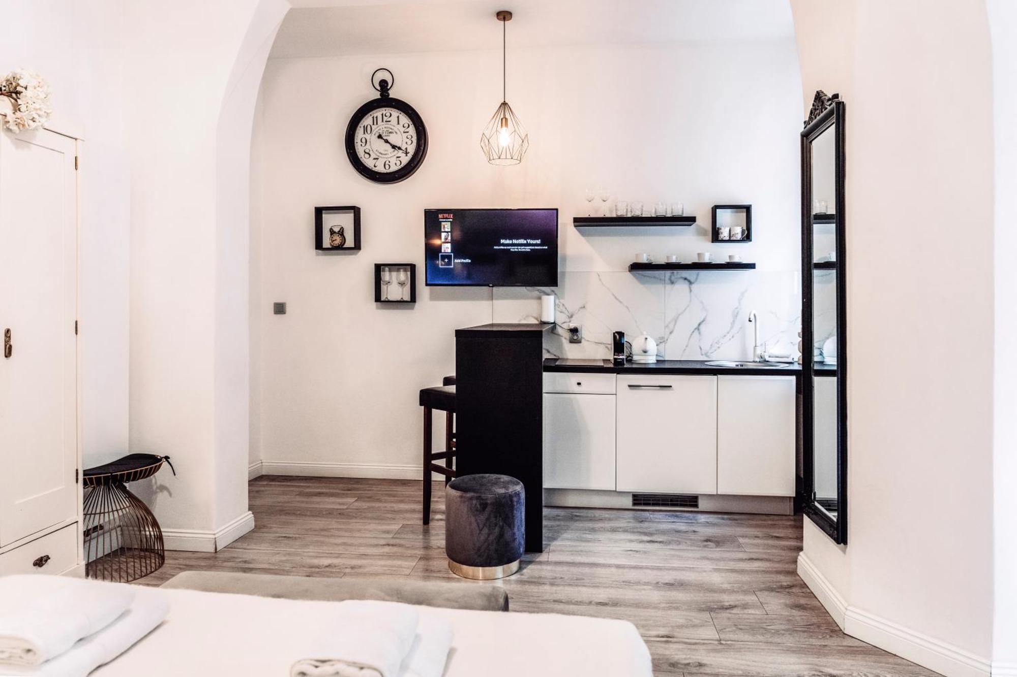 Apartment Wenceslas Square / Main Station - New Studio***** *